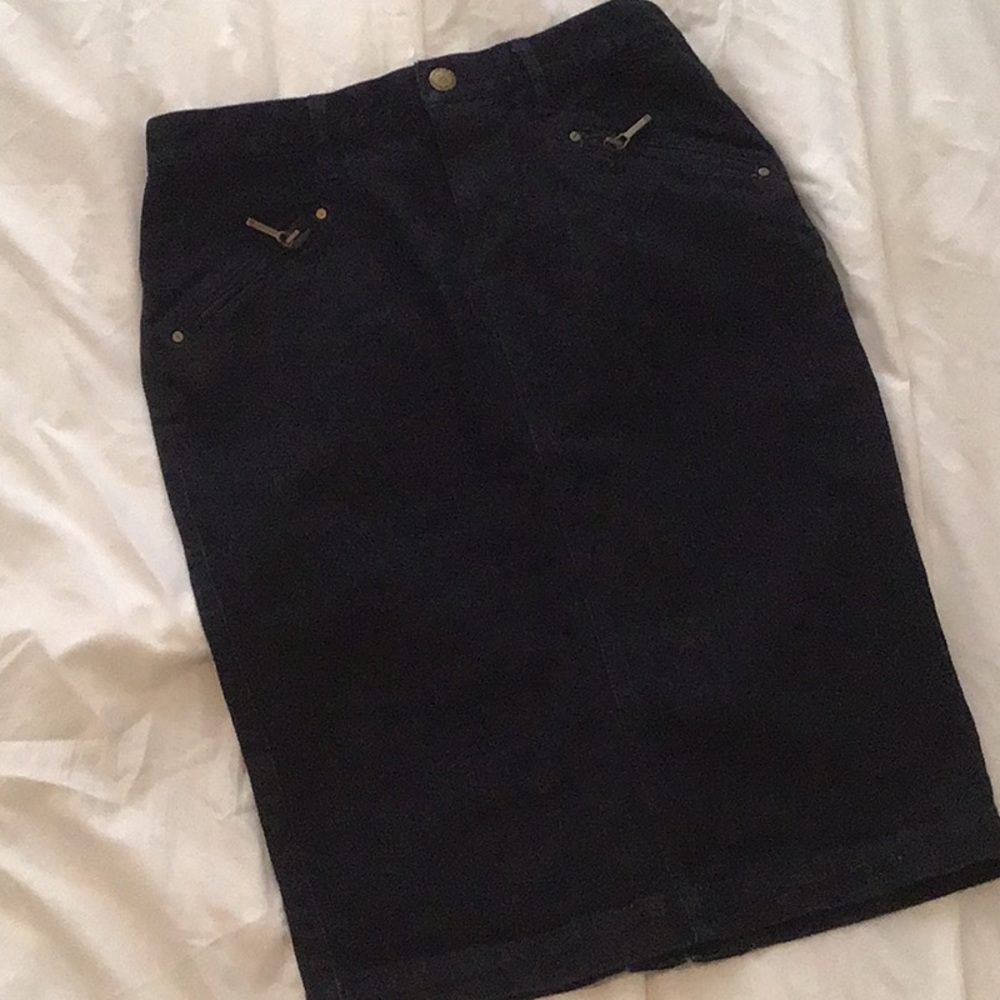 Women’s Ralph Lauren jean skirt. Never worn.